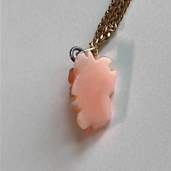 Carved coral rose flower pendant gold chain vintage 18” necklace floral dainty - Picture 7 of 8